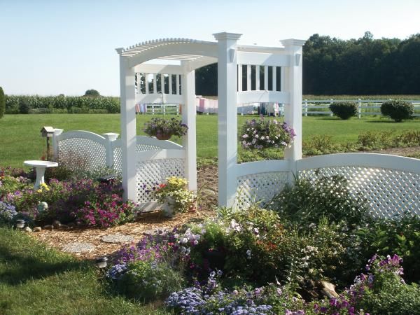 FREE Outdoor Living Space Designs for Homeowners